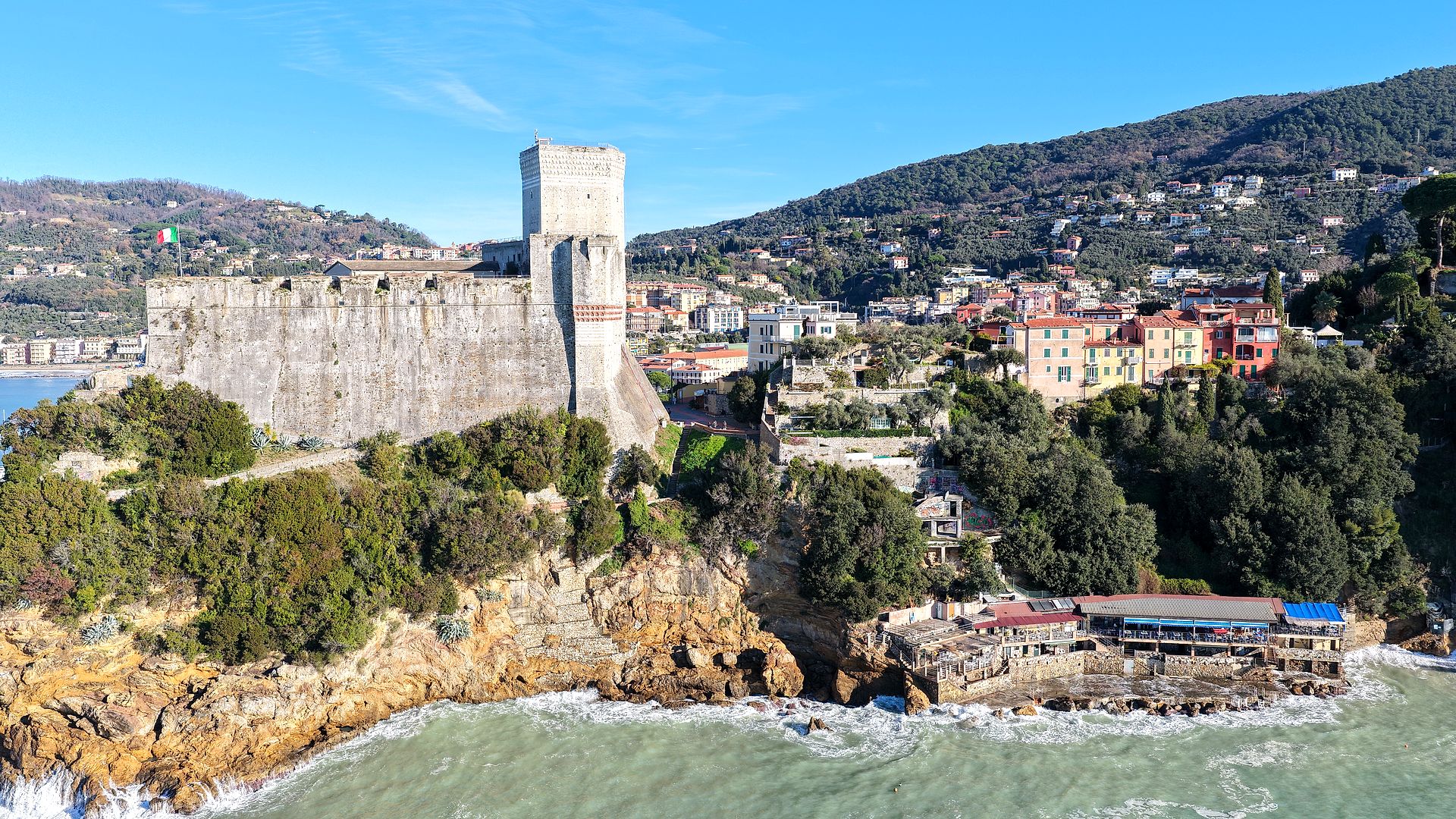 Castello di Lerici — fotografia aerea con drone, Lerici