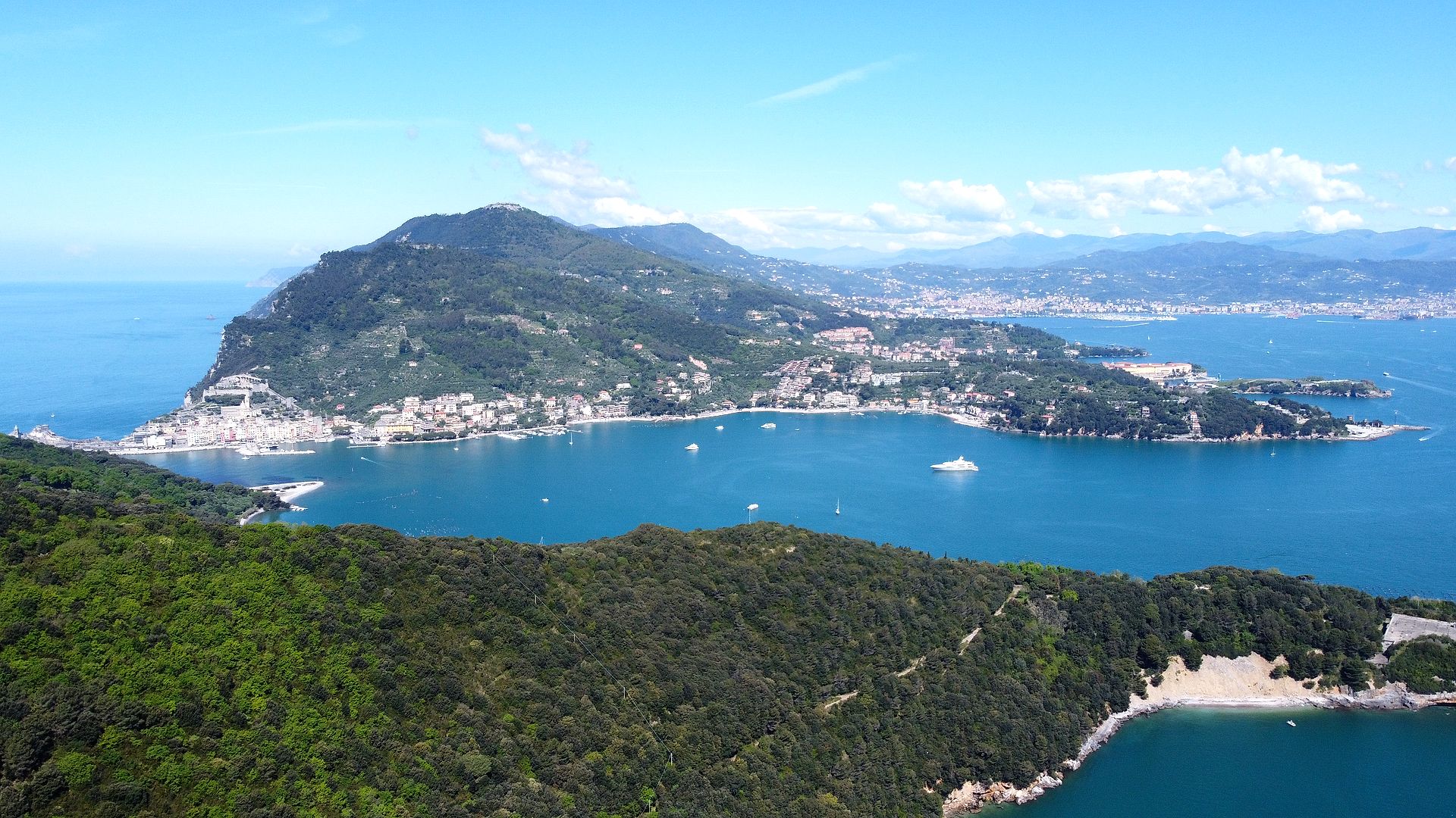 Il Golfo dalla Palmaria — fotografia aerea con drone, Isola Palmaria