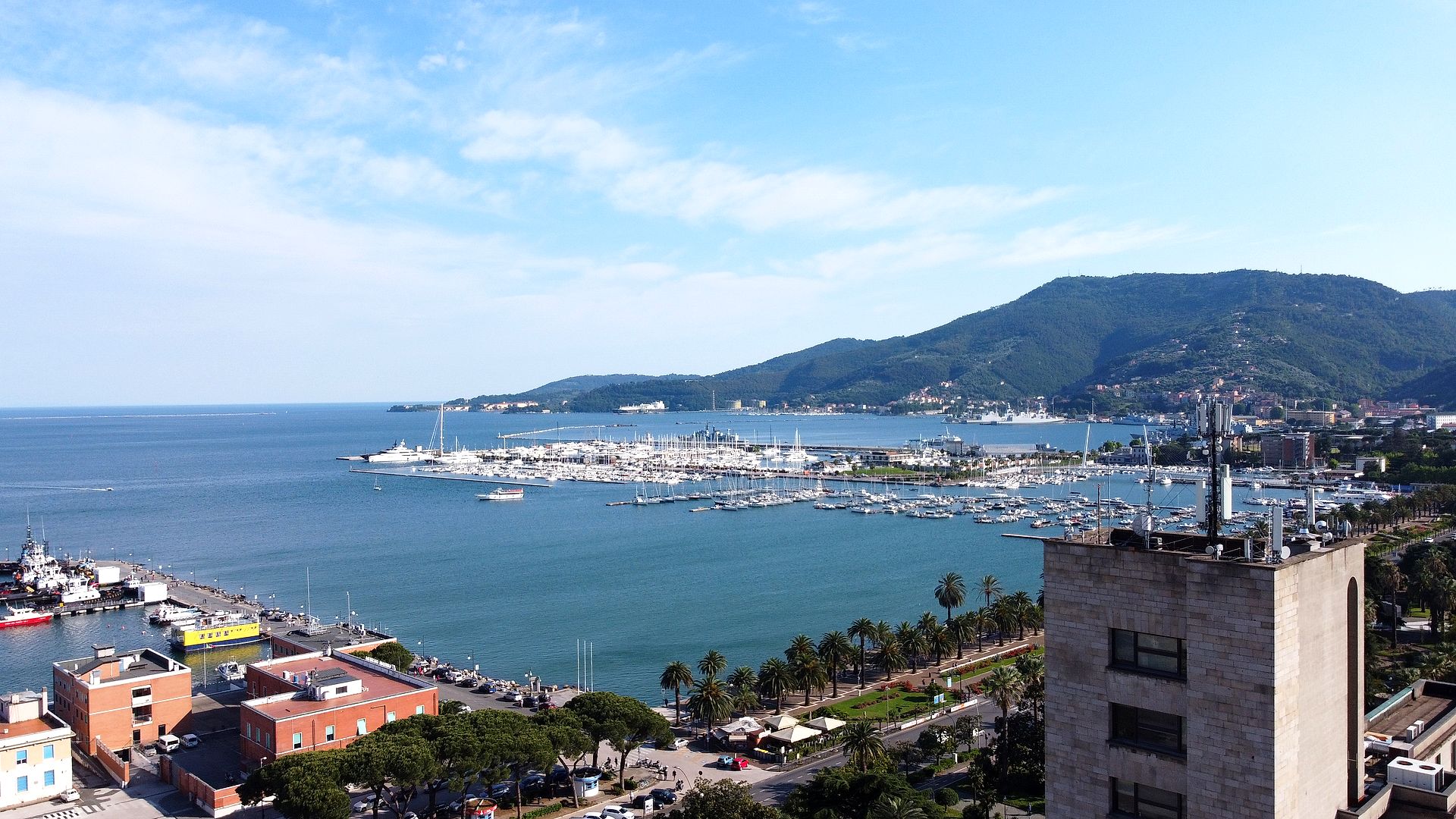 Il Golfo e Porto Mirabello — fotografia aerea con drone, La Spezia