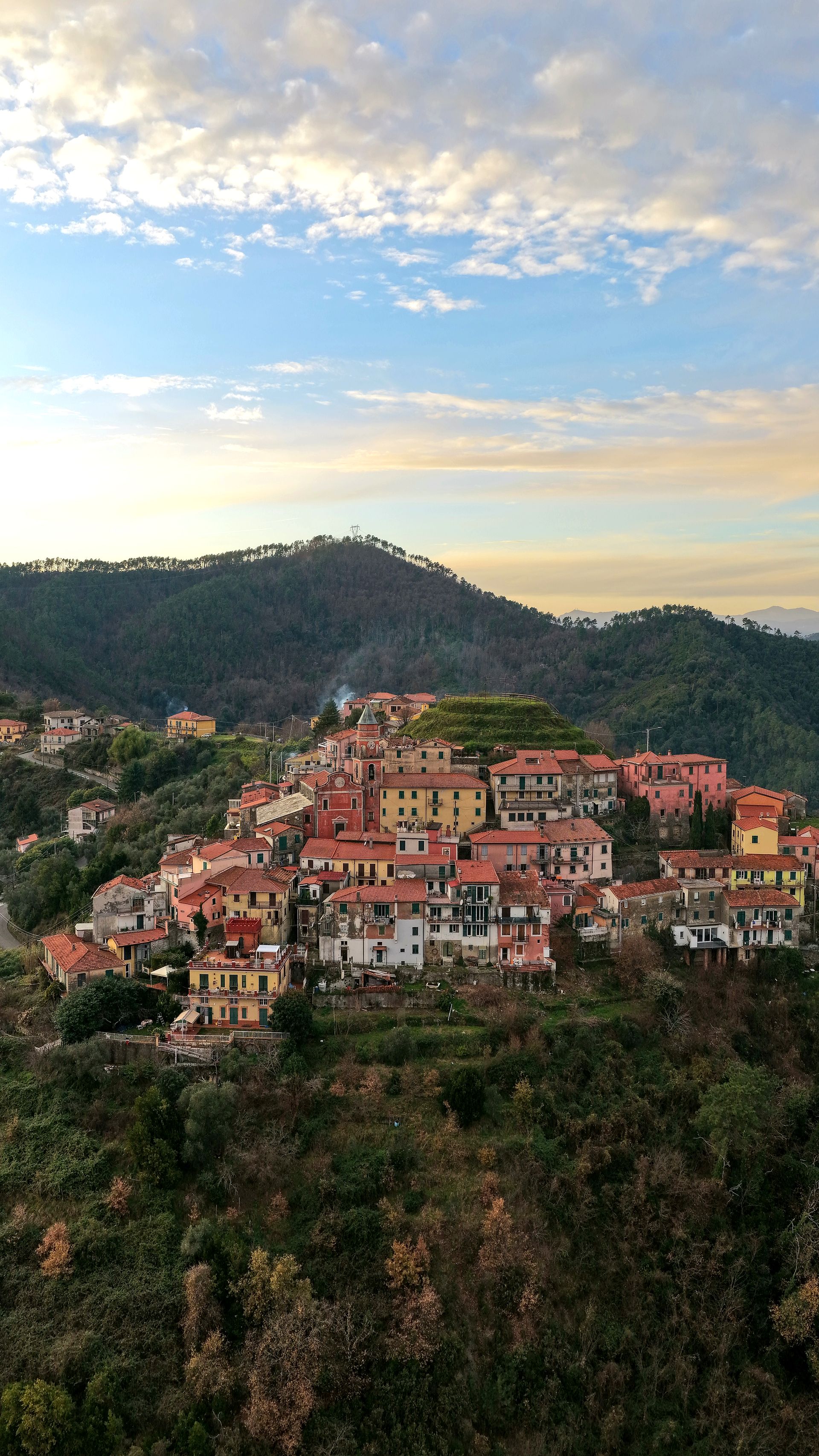 Borgo dall'Alto — fotografia aerea con drone, Tivegna